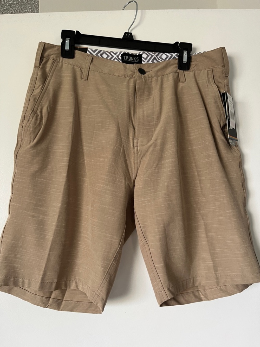 TRUNKS Men's Tan Flat Front Stretch Shorts